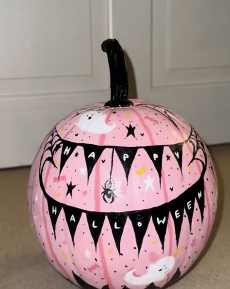 33 CREATIVE PUMPKIN PAINTING IDEAS TO RECREATE - Stylin by Sarita Cute Pumpkin Painting Ideas Creative Disney Characters, Winning Pumpkin Painting Contest Ideas, Unique Pumpkin Decorating, Creative Pumpkin Painting Ideas, Cute Painted Pumpkin Ideas, Pumpkin Designs Painted, Disney Pumpkin Painting, Pumpkin Idea, Halloween Pumpkin Crafts