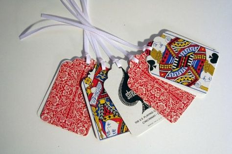 Have a few cards missing from the deck or its just time to get rid of them all together? Don't throw them away!  Here are 10 ways you can reuse playing cards. Old Playing Cards, Playing Card Crafts, Diy Playing Cards, Playing Cards Art, Mad Hatters, Cadeau Diy, Diy Gift Wrapping, Casino Night, Gift Tag Cards