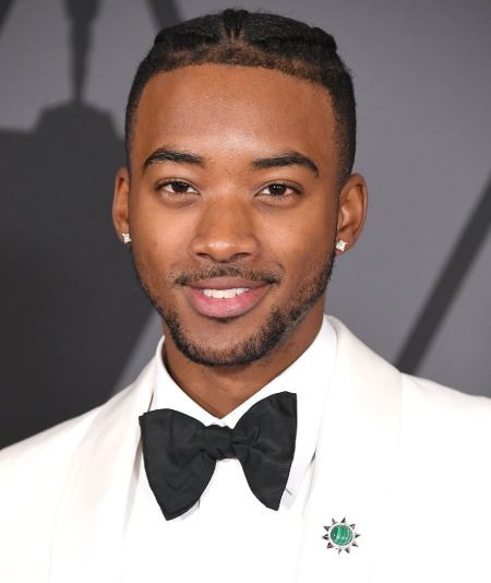 Algee Smith is a 25 years old actor  who started singing from an early age. Also, from Disney, the young actor truly catapulted to stardom. Algee Smith Aesthetic, Aglee Smith, Algee Smith, Disney Actors, Actors Male, Black Actors, Man Crush Everyday, Black Celebrities, Young Actors