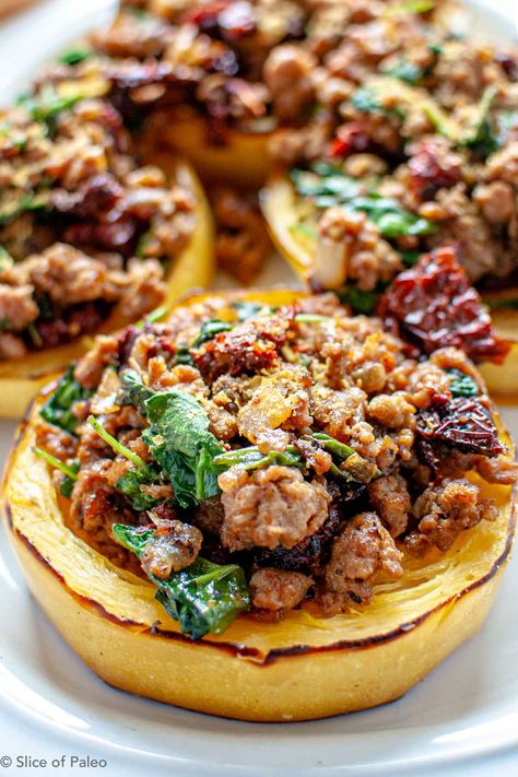 Stuffed Spaghetti Squash Rings Spaghetti Squash Rings, Paleo Spaghetti Squash Recipes, Squash Rings, Paleo Spaghetti, Spaghetti Squash Recipes Healthy, Stuffed Spaghetti Squash, Spaghetti Squash Recipes, Slices Recipes, Squash Recipes