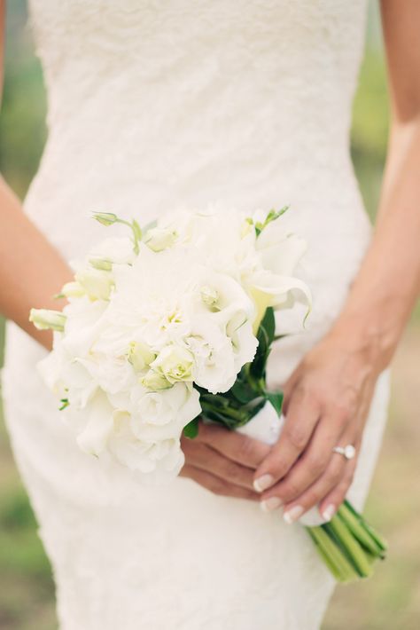 Mini Bridal Bouquet Simple, Small Bride Bouquets, Mini Bridal Bouquet, Peach Blush Wedding, Elegant Bridal Bouquets, Simple Bouquet, Small Vineyard, Small Wedding Bouquets, Blush Wedding Gown