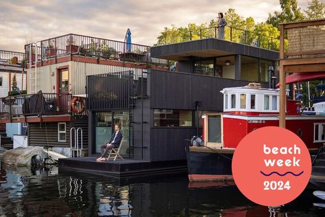 This Tiny Seattle Houseboat Is Just What the Doctor Ordered — Dwell Boat Tiny House, Tiny Loft House, Living On A Boat Houseboats, Lake Powell Houseboat, Seattle Houseboat, Amsterdam Houseboat, Log Cabin Exterior, Tiny Loft, Staircase Outdoor