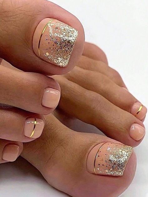 Simple Pedicure, Toe Nail Designs For Fall, Gold Toe Nails, French Toe Nails, Ongles Beiges, Glitter Toe Nails, Fall Toe Nails, Press On Toenails, Feet Nail Design