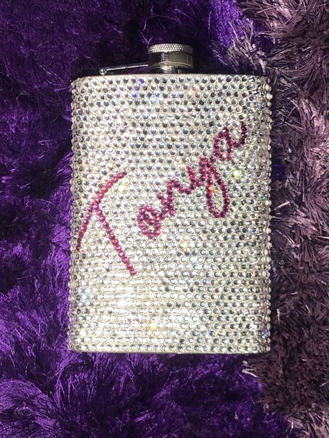 Diy Flask Decorating Ideas, Bedazzled Flask, Decorated Flask, Rhinestone Flask, Flask Garter, Bedazzled Liquor Bottles, Epoxy Cups, Liquor Flask, Bling Ideas