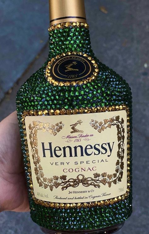 Blinged Liquor Bottles, Hennessy Decorated Bottle, Glittered Alcohol Bottle, Bling Hennessy Bottle, Bedazzled Crown Royal Bottle, Diy Bedazzled Bottle, Bling Alcohol Bottle, Badazzel Liquor Bottles, Bedazzled Bottle 21st Birthday