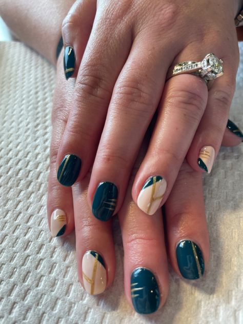 Nail art, teal & gold, shellac Teal Shellac Nails, Teal And Gold Nails, Nail Art Teal, Teal Nail Art, Navy Nails Design, Teal Nail Designs, Navy Nails, Teal Nails, Gold Nail Designs