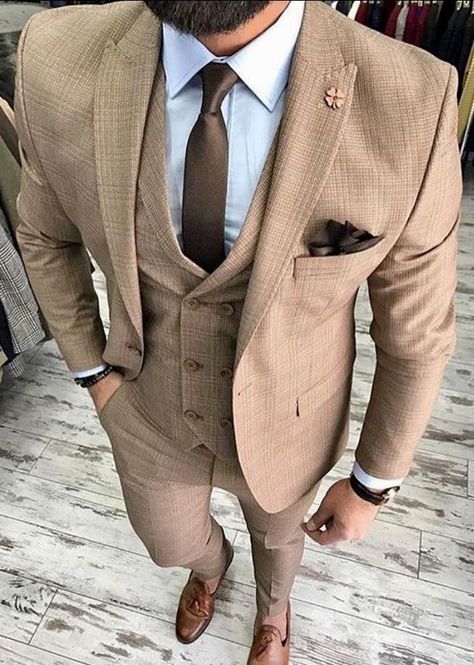 Wedding Suit Styles, Dapper Suits, Style Gentleman, Mens Wedding Attire, Groom Wedding Attire, Suit Styles, Classy Suits, Beige Suits, Brown Dress Shoes