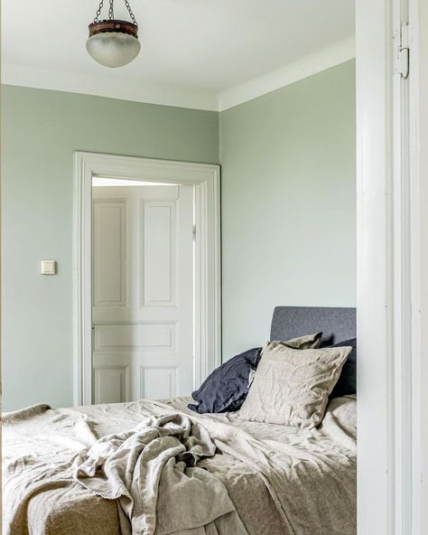 light green bedroom Relaxing Bedroom Colors, Green Bedroom Colors, Relaxing Paint Colors, Green Bedroom Paint, Light Green Bedrooms, Calming Bedroom Colors, Calming Paint Colors, Light Green Paint, Green Bedroom Walls