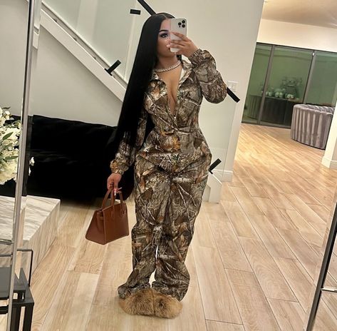 Camo Jumpsuit Outfit, Fur Boots Outfit, Camouflage Jumpsuit, Sheer Jumpsuit, Outfit Botas, Black Boots Outfit, Camouflage Outfits, Camo Outfits, Camo Fashion