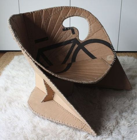 40 Practically Useful Cardboard Furniture Ideas Cardboard Furniture Design, Cardboard Chair, Unique Chairs Design, Fancy Chair, Cardboard Design, Paper Furniture, Cardboard Sculpture, Unique Chair, Old Boxes