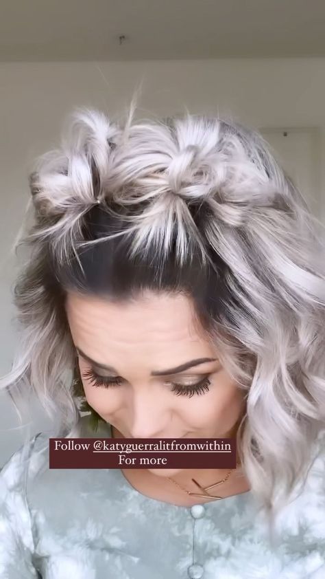 katyguerralitfromwithin on Instagram: One of my favorite hairstyles 😉 . . . . . #spacebuns #shorthairstyle #simplehairstyles #reeloftheday😍❤️ #reelofinstagram #hairreels… Easy Bob Styles, Visor Hairstyles Cute Short Hair, Cute Hairstyles For Chin Length Hair, Short Hairstyles With Curls, Short Rubber Band Hairstyles, Bob With Headband Style, Short Hair Hacks Tips, Hair Styles For Short Hair Bob, Short Hair Pulled Up