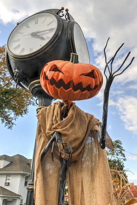 Halloween In New York, Sleepy Hollow New York, Halloween Usa, Halloween History, Haunted Hayride, Hudson New York, The Legend Of Sleepy Hollow, New York Fall, Halloween Displays