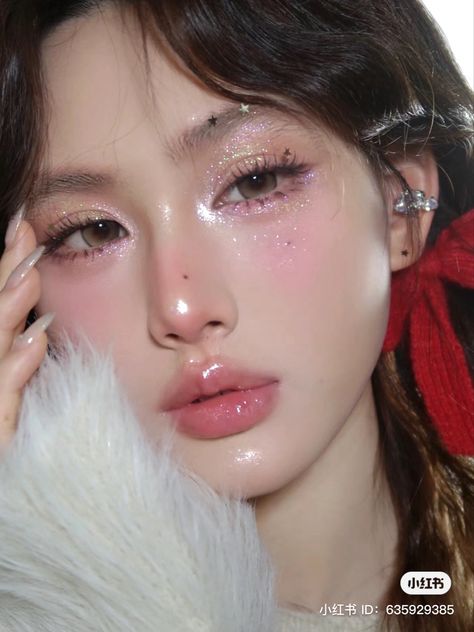 Ballet Core Makeup Look, Asian Fairy Makeup, Concert Makeup Kpop, Kpop Pink Makeup, Peach Douyin Makeup, Korean Idol Makeup Look, Cool Toned Douyin Makeup, Txt Inspired Makeup, Natural Shimmer Makeup