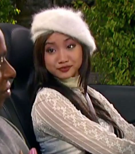 London Tipton, L Cosplay, London Outfits, 2000s Icons, Actress Pictures, Macaulay Culkin, Brenda Song, Suite Life, Tv Tropes