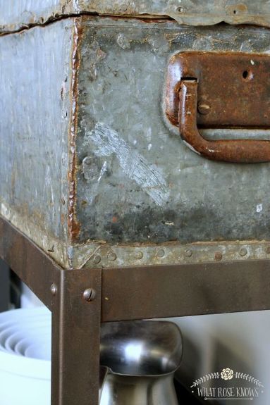 I found an abandoned beat up vintage toolbox at a flea market, plus an equally beat up vintage store coffee display shelf and married them together to make an incredibly unique piece for my black and white vintage kitchen. It was pure luck that the toolbox fit perfectly on top of the shelf. Even though I loved the aged red metal of the display shelf, I wanted it to match the rusty patina of the toolbox. After a little research on the net, I came up with my own method. I used Rust-O… Toolbox Shelf, Metal Tutorial, Coffee Display, Metal Cabinets, Tool Box Diy, Rolling Tool Box, Faux Rust, Homes Ideas, Amazing Crafts