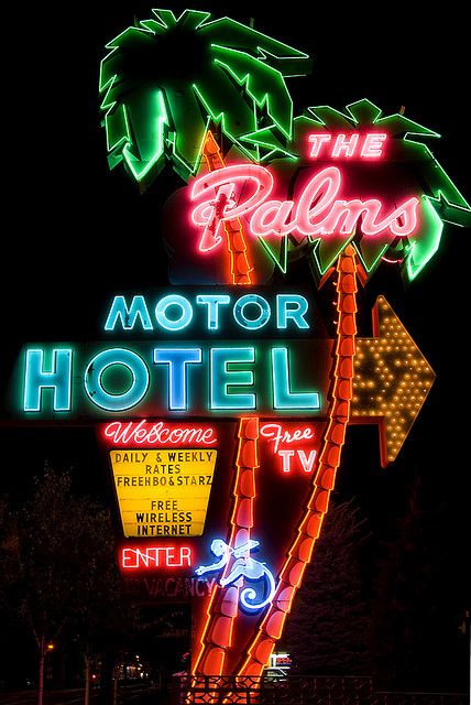 The Palms Motor Motel - Portland, Oregon - photo by Curtis Gregory Perry Retro Signage, Drops Of Jupiter, New Retro Wave, Vintage Neon Signs, Neon Nights, Retro Sign, Neon Aesthetic, Old Signs, Neon Art