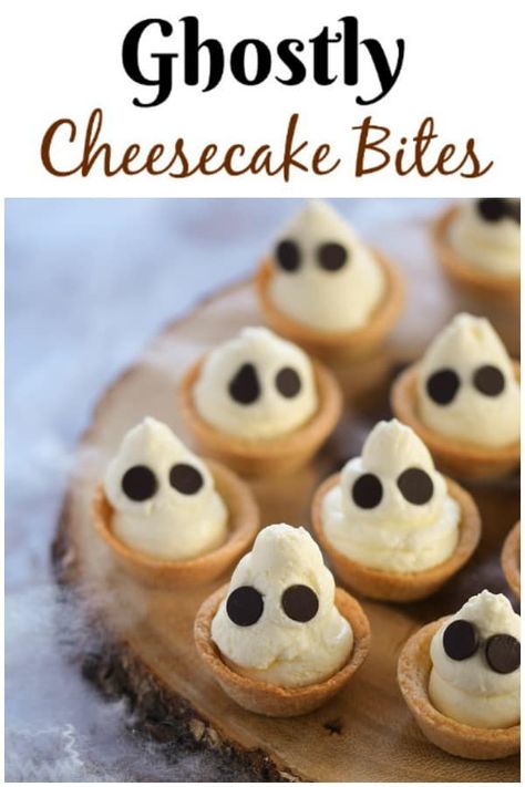 Cute Ghostly mini cheesecake bites recipe - a fun and easy Halloween dessert for Halloween party food #EatsAmazing #Halloween #HalloweenFood #partyfood #halloweenparty #cheesecakes #funfood #foodart #easyrecipe #dessertfoodrecipes Spooky Desserts, Keto Halloween, Monster Snacks, Dolci Finger Food, Mini Cheesecake Bites, Kitchen Workshop, Dessert Halloween, Postres Halloween, Halloween Food Dinner