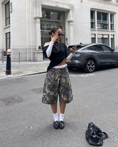 Styling Shorts With Loafers 👞 How do we feel about this pairing? #highstreetvision Fits Of The Week, How To Style Loafers, Jorts Streetwear, Outfits Of The Week, Weekly Outfits, Cute Everyday Outfits, Streetwear Outfits, Streetwear Women, Lookbook Outfits