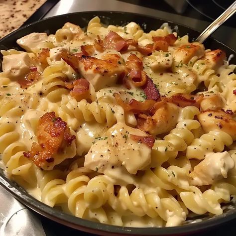 Chicken Bacon Ranch Pasta Creamy Chicken Bacon Ranch Pasta, Bacon Ranch Pasta, Chicken Bacon Ranch Pasta, Ranch Pasta, Fast Dinner Recipes, Recipe For Chicken, Pasta Dinner Recipes, Fast Dinners, Chicken Bacon Ranch