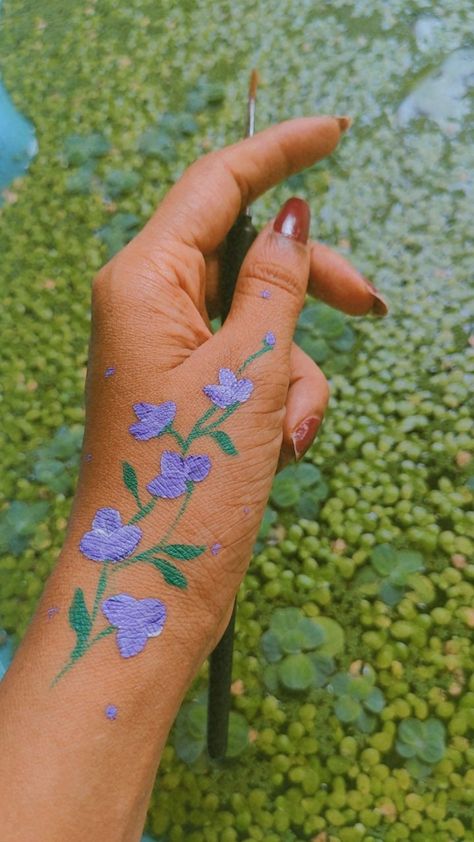 Face Painting Aesthetic Simple, Arm Painting Ideas, Face Painting Aesthetic Flowers, Hand Painting Art Acrylics, Painting On Hand, Canvas Art Painting Abstract, Ram Sita, Arm Painting, Leg Painting