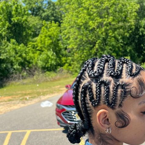 Medusa Stitch Braids, Medusa Braids, Weave Ponytail, Weave Ponytail Hairstyles, Stitch Braids, Braided Hairstyles For Black Women, Hair Color For Black Hair, Best Friend Goals, Ponytail Hairstyles