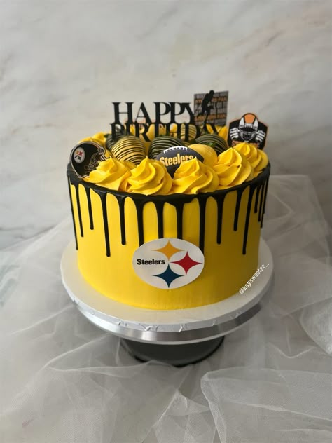 Football cake Pittsburgh Steelers Birthday Cake, Steeler Cake Ideas, Steelers Grooms Cake, Pittsburgh Steelers Cake Ideas, Steelers Themed Birthday Party, Steelers Birthday Cake, Steelers Cake Ideas, Steelers Birthday Party Ideas, Pittsburgh Steelers Cake