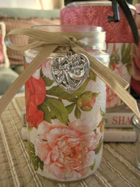 40 Amazing Paper Napkin Craft Ideas Paper Napkin Crafts, Pretty Napkins, Crystal Light Containers, Napkin Crafts, Bunny Napkin Fold, Repurposed Bottles, Stenciled Furniture, Napkin Ideas, Napkin Art