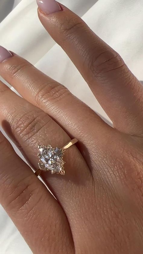 Would you say yes to Emerson? in 2022 | Vintage engagement rings, Dream engagement rings, Wedding rings Vintage Wedding Rings, Pretty Engagement Rings, Dream Wedding Ring, Vogue Vintage, The Bling Ring, Cute Engagement Rings, Future Engagement Rings, Dream Engagement, Dream Engagement Rings