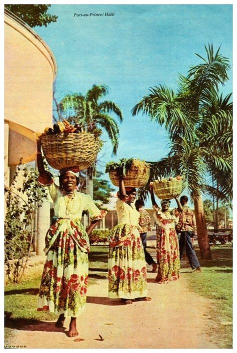 Vintage Haiti, Port-au-Prince 1963 Haiti History, Port Au Prince Haiti, Haitian Art, Caribbean Culture, Caribbean Art, Indigenous Americans, Foto Art, West Indies, Caribbean Islands