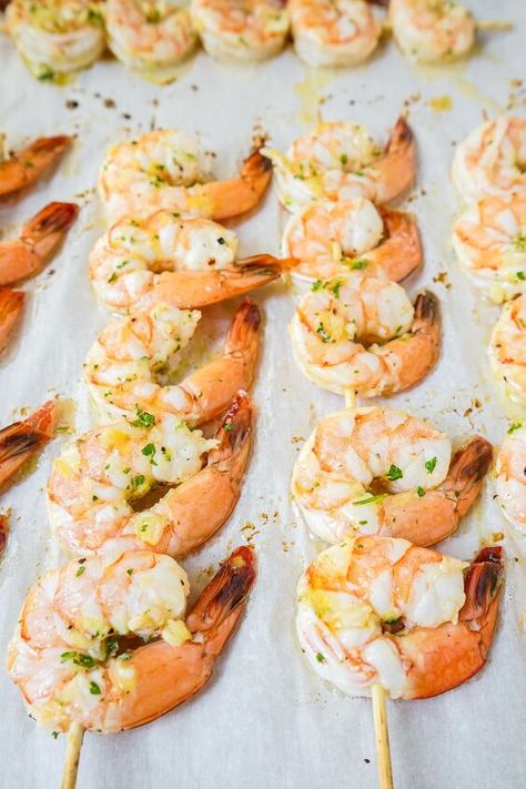 Oven Baked Shrimp, Shrimp In The Oven, Shrimp Skewer Recipes, Easy Shrimp Scampi, Fresh Corn Salad, Shrimp Kabobs, Grilled Shrimp Skewers, Vegetable Skewers, Roasted Shrimp