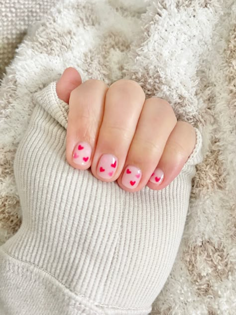 Cute Short Nails For Valentines Day, Short Valentines Nails Natural, Short Natural Nails Valentines Day, Simple Nail Designs Valentines Day, Valentine Natural Nails, Short Nails For Valentines Day, Really Short Valentines Nails, Very Short Nails Valentines Day, Valentine’s Day Nails For Short Nails