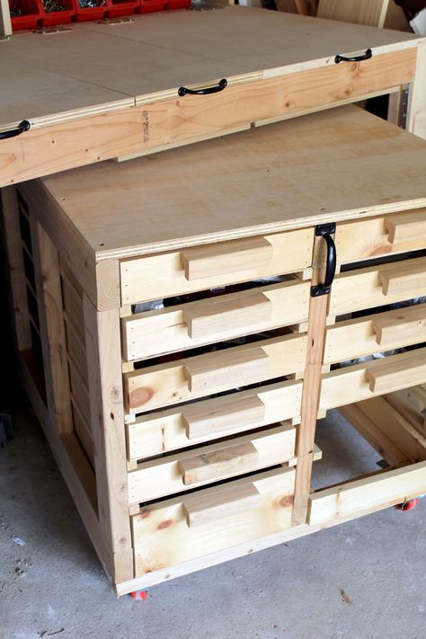 Make this custom rolling with workbench with homemade drawers and handles! Tons of great DIY garage organization and storage ideas! Drawer Storage Ideas, Homemade Drawers, Rolling Workbench, Workbench Organization, Workbench With Drawers, Folding Workbench, Garage Organization Tips, Garage Workshop Organization, Garage Storage Shelves