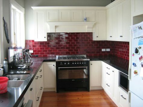 Red Subway Tile, Burgundy Kitchen, Red Backsplash, Open Plan Living Room, Traditional Interior Design, Subway Tiles, Kitchen Makeover, Kitchen Tiles, White Cabinets