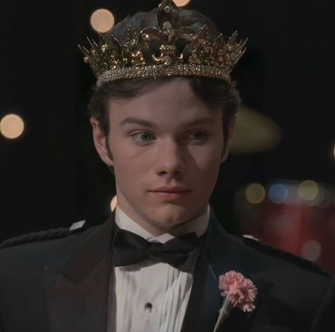 Kurt Hummel Icon #Glee Kurt Hummel Fanart, Kurt Hummel Aesthetic, Kurt Hummel Icons, Glee Pfp, Kurt Glee, Sitcom Characters, Glee Characters, Glee Icons, Kurt Hummel