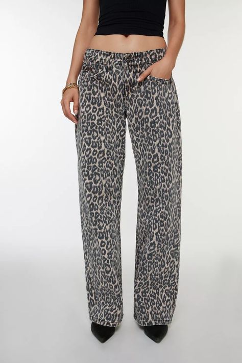 BDG Kayla Low Rider Low-Rise Jean | Urban Outfitters Lily Chee Jeans, Dickies Leopard, Fall Fashion Chic, Utah Outfits, Cheetah Style, Leopard Print Outfits, Low Rise Jean, Low Waisted Jeans, Leopard Print Jeans