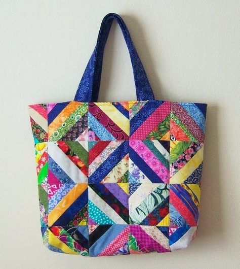 Quilted Bag Patterns, Patchwork Quilting Designs, Totes Ideas, Tote Tutorial, Projek Menjahit, Patchwork Tote Bags, Tote Bag Tutorial, Bag Pattern Free, Tote Bags Sewing