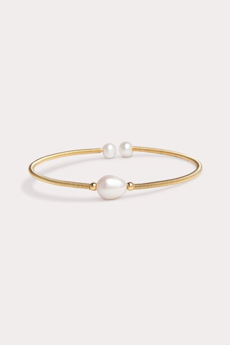 Beaufort Baroque Pearl Bangle - Gold