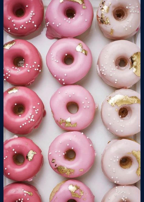 Donat Glaze, Donut Decorating Ideas, Fancy Donuts, Donut Flavors, Donut Decorations, Mini Doughnuts, National Donut Day, Cute Donuts, Pink Donuts