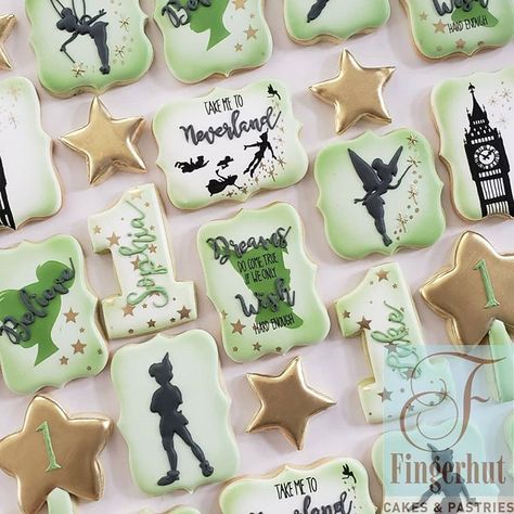 Peter Pan Cookies First Birthday, Peter Pan Desserts, Peter Pan Cookies Decorated, Peter Pan Cookies, Tinkerbell Cookies, Sweets Table Ideas, Neverland Birthday, Green Cookies, Take Me To Neverland