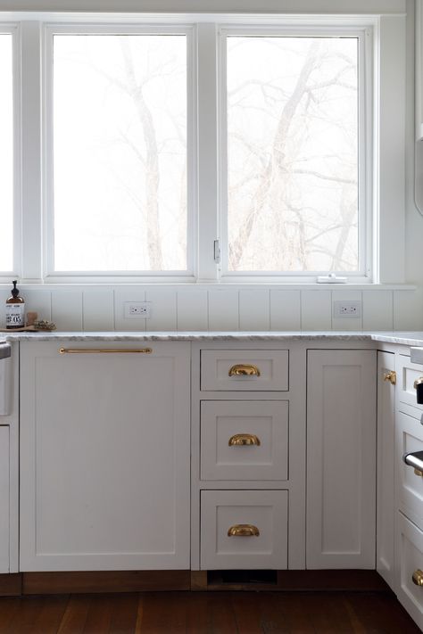 Our Farmhouse Kitchen Reveal! — The Grit and Polish Dishwasher Panel, Farrow And Ball Kitchen, Kitchen Niche, England Cottage, The Grit And Polish, Grit And Polish, Gray Cabinet, Colonial Kitchen, Classic White Kitchen