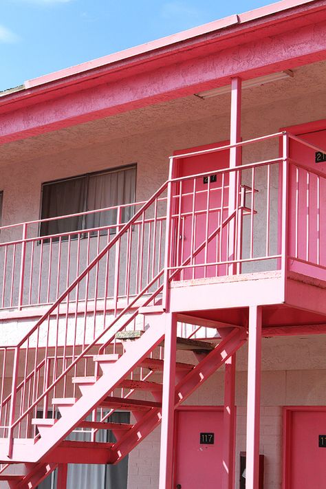 Motel Aesthetic, 50s Beach, Pink Motel, Art Deco Hotel, Casa Exterior, Endless Summer, Summer Of Love, Boutique Hotel, Building A House