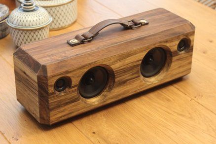 Bluetooth Speakers Diy, Diy Boombox, Diy Bluetooth Speaker, Wood Speakers, Wooden Speakers, Speaker Projects, Speaker Box Design, Diy Speakers, Speaker Design