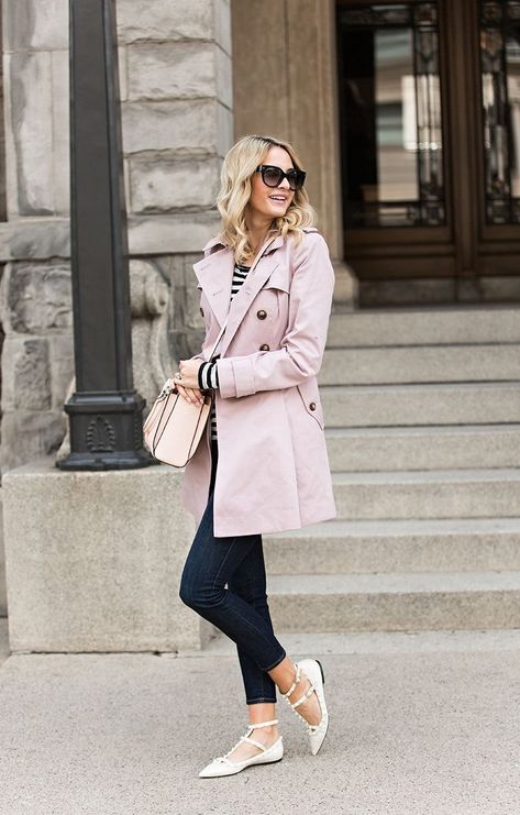 pink on pink #rain #coat #raincoat Work Outfit Ideas For Women, Minimalist Dressing, Timeless Fashion Pieces, Work Outfit Ideas, Trench Coat Outfit, Outfit Ideas For Women, Trench Coat Style, Dressing Style, Minimalist Dresses