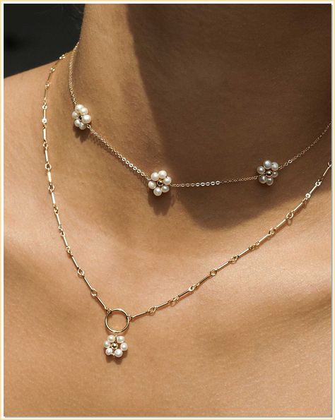 Discover the perfect necklace for your unique style, made with high-quality materials and exquisite craftsmanship. Daisy Pearl Necklace, Bride Necklace, Daisy Necklace, Hidden Love, Pearl Choker Necklace, Gold Necklaces, Cute Necklace, Timeless Jewelry, Pearl Choker