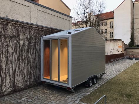 The aVOID Tiny House: Leonardo Di Chiara's 'Swiss Army Knife' Tiny House Smart Tiny House, Tiny House Ideas Plans, Tiny Mobile House Trailers, Micro House On Wheels, Micro Tiny House On Wheels, Tiny House Wheels, Mobile House, Tiny House Office, Micro Tiny House