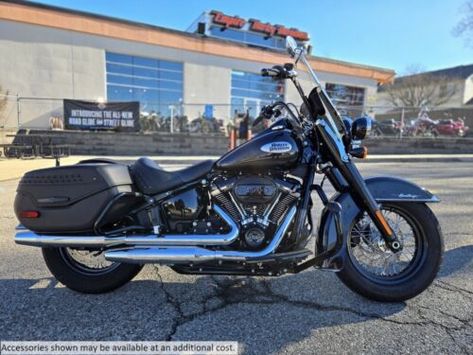 ad eBay - Find many great new & used options and get the best deals for 2021 Harley-Davidson Softail® Heritage Classic 114 at the best online prices at eBay! Free shipping for many products! Softail Heritage Classic, Softail Heritage, Cars And Motorcycles, Ebay Finds, Harley Davidson, Motorcycles, Cars, Free Shipping, Best Deals