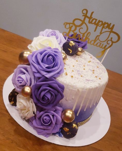 Pink And Purple Birthday Cake For Women, Purple 40th Birthday Ideas, Purple 50th Birthday Cake, Purple 40th Birthday Cake, Purple Cake Designs Birthday Women, 40th Birthday Ideas For Women Purple, Purple Cake Ideas Birthday Beautiful, Purple 50th Birthday Ideas For Women, Purple Birthday Cake For Women