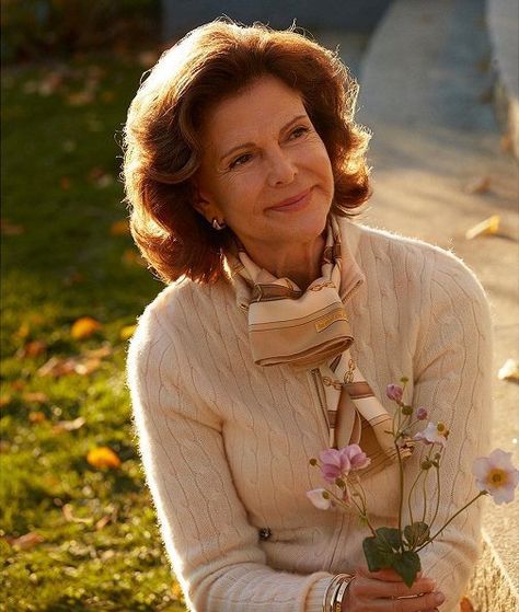 Queen Silvia Of Sweden, Royal Tea Parties, Queen Of Sweden, Women Lawyer, Sweden Fashion, Swedish Royalty, Royal Tea, Princess Estelle, Queen Silvia