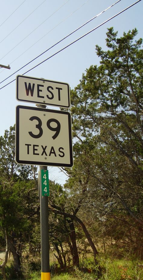 One of the most beautiful drives in the hill country. Near Kerrville TX Since my childhood I have made many drives from California to Texas and back, and Kerrville is a place that I enjoy taking a break from the drive and enjoying being there. Hill Country Aesthetic, North Richland Hills Texas, Liberty Hill Texas, Kerrville Texas, Only In Texas, Texas Places, Texas Roadtrip, Texas Forever, Texas Country