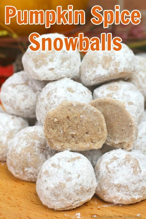 Sweets Business, Samhain Recipes, Pumpkin Spice Cookie Recipe, Spice Cookie Recipes, Snowballs Recipe, Finger Desserts, Fall Goodies, Cake Ball, Pumpkin Recipes Easy